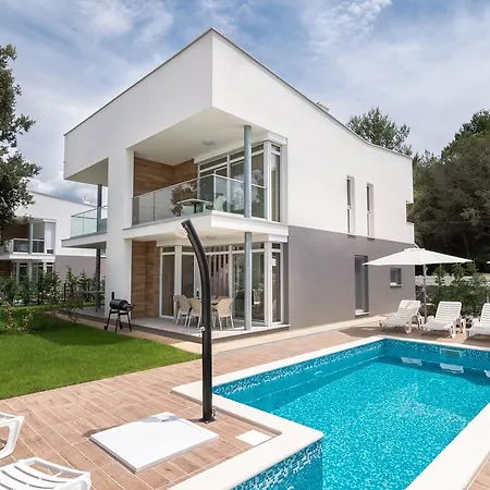 Holiday home Dinastija *