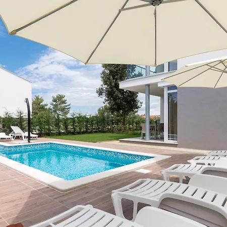 Dinastija Holiday home *